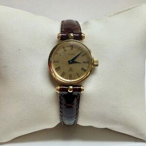 Vintage Women’s Gucci Gold Tone Quartz Leather Watch